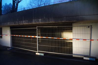 Boeblingen: Acht Autos fangen in Tiefgarage Feuer! Bewohner evakuiert.